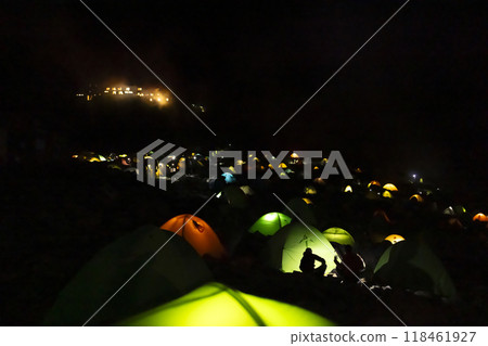 許多登山帳篷燈 許多登山帳篷燈 118461927