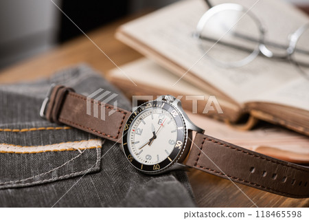 cream men wristwatch 118465598