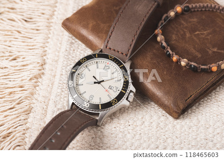 cream men wristwatch 118465603