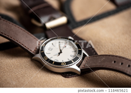 cream men wristwatch 118465621