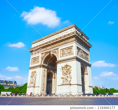 Arc de Triomphe in Paris 118466177