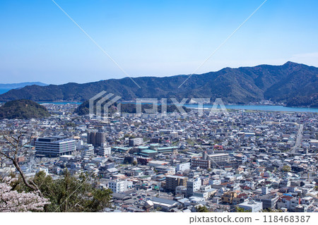從城山眺望佐伯市區和萬莊川 從城山眺望佐伯市區和萬莊川 118468387