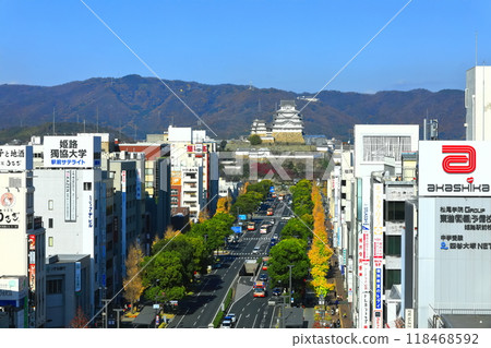 [Hyogo Prefecture] Himeji Castle and Otemae Street on a clear day 118468592