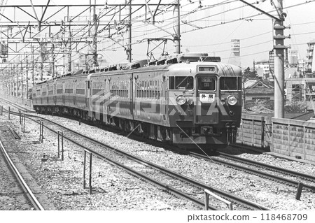 Express "Sotobo" No. 1, 201M, 10-car 165 series train, Motoyawata, April 11, 1982 Express "Sotobo" No. 1, 201M, 10-car 165 series train, Motoyawata, April 11, 1982 118468709