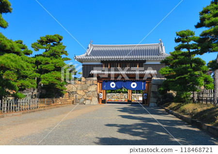 [Kagawa Prefecture] Takamatsu Castle Sakuragomon Gate (Tamamo Park) on a clear day 118468721
