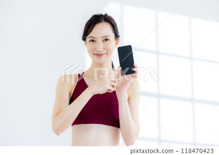 穿著瑜珈服的女人 118470423