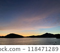 雲海被夕陽染紅 118471289
