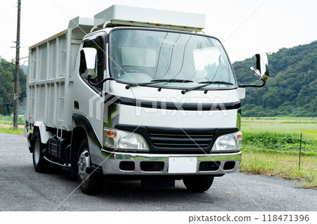 Deep Dump Truck Deep Dump Truck 118471396