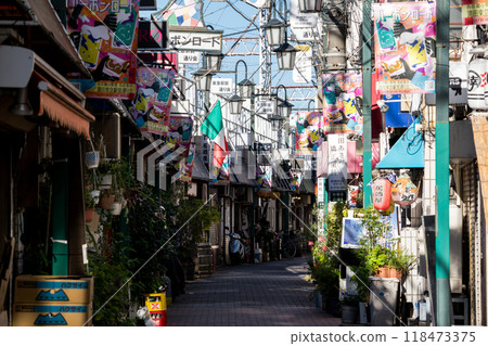 [Kamata West Exit Shopping Street] Early morning restaurant district in front of Kamata Station 118473375