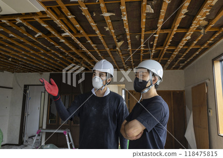 Interior demolition site, renovation, remodeling 118475815