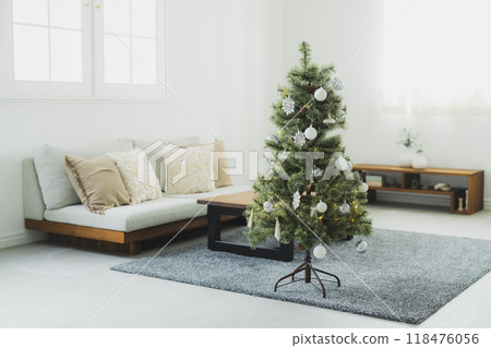 Christmas tree in the living room 118476056