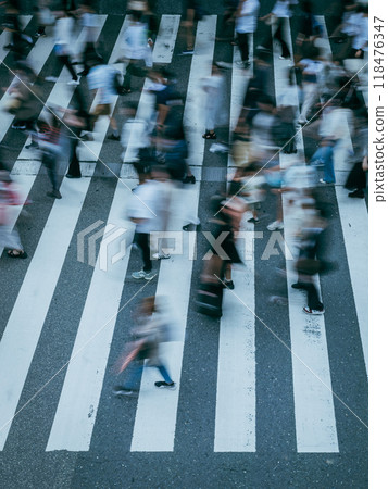People walking and moving at the intersection Business Long exposure 118476347