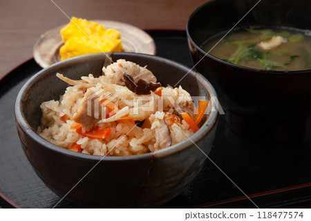 雞肉牛蒡飯 雞肉牛蒡飯 118477574