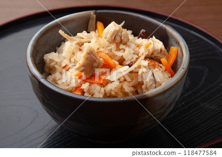 Chicken and burdock rice 118477584