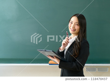 Teacher, teacher, woman, classroom, blackboard 118478437