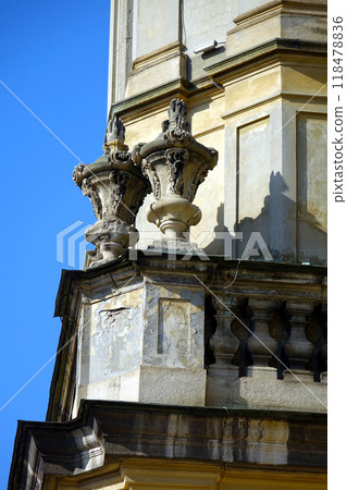 Decorative vases in the Baroque style. Element of architecture Dominican Church 118478836