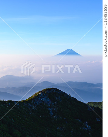 Blue skies and Mt. Fuji - A spectacular view from the sky (Mt. Kinpu view) Blue skies and Mt. Fuji - A spectacular view from the sky (Mt. Kinpu view) 118482659