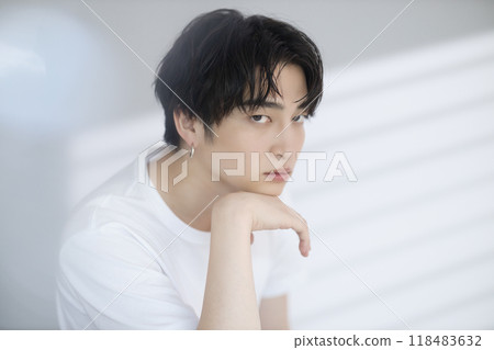 Beauty for men in their 20s 118483632