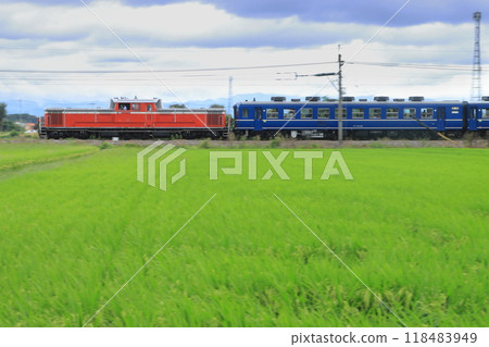 DL Gunma fin No. 9, pulled by DD51-842, running at full speed on the Ryomo Line_Photo taken on 9/16/2024 118483949