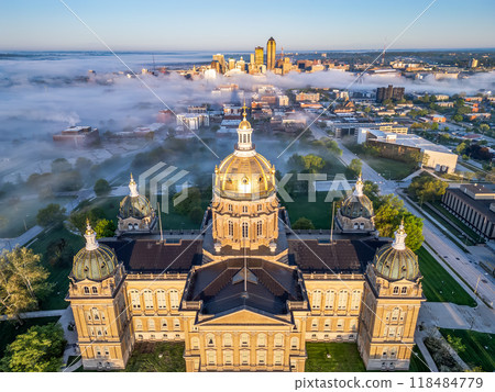Des Moines, Iowa, USA with the Capitol Building Des Moines, Iowa, USA with the Capitol Building 118484779