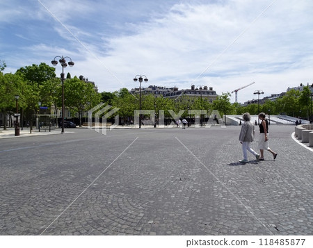 Place Charles de Gaulle 118485877