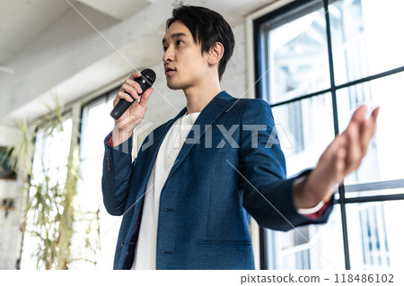 男性肖像』 118486102