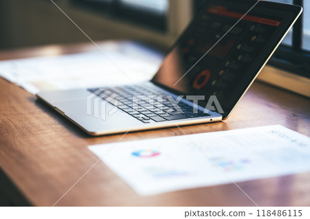 Male portrait　 118486115