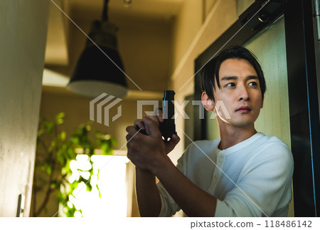 Male portrait　 118486142