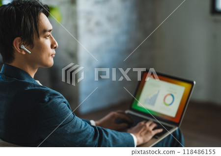 男性肖像』 118486155