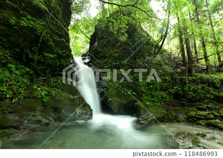 西俁口瀑布[三重縣松阪市飯高町] 118486993