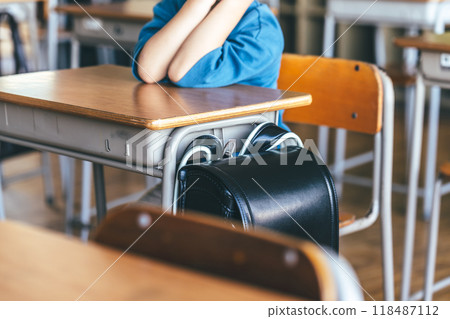 Children in classroom Children in classroom 118487112