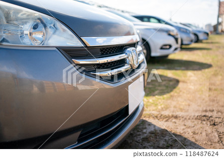 未鋪砌的停車場 118487624