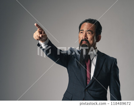 Scenes in which historical figures, such as great figures from the end of the Edo period or the Meiji period, point to the future Scenes in which historical figures, such as great figures from the end of the Edo period or the Meiji period, point to the future 118489672