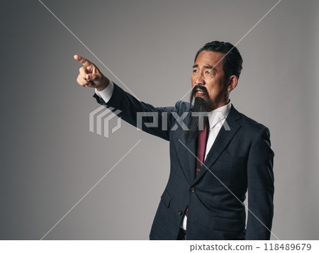 Scenes in which historical figures, such as great figures from the end of the Edo period or the Meiji period, point to the future Scenes in which historical figures, such as great figures from the end of the Edo period or the Meiji period, point to the future 118489679