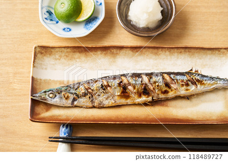 鹽烤秋刀魚 118489727