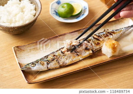 Salt-grilled saury Salt-grilled saury 118489734