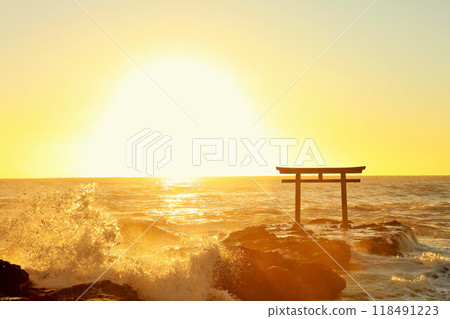 大洗磯崎神社，茨城縣鳥居門和浪花 118491223