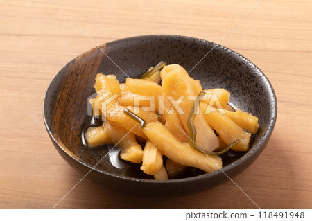 Dried daikon radish 118491948