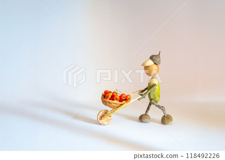 autumn craft figurine made from acorns, 118492226