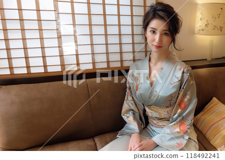 Elegant Japanese beauty in kimono style 118492241