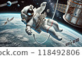 享受太空漫步的宇航員 118492806