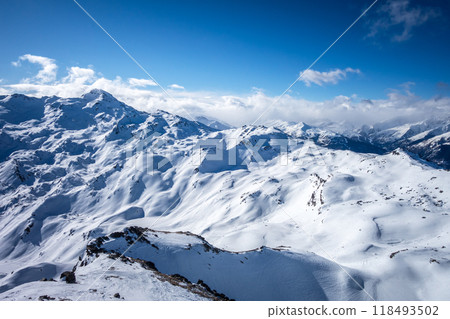 Ski slopes and mountains of Les Menuires in the french alps 118493502