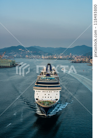 長崎港客船(名人千禧號)從女神大橋出發【長崎市】 長崎港客船(名人千禧號)從女神大橋出發【長崎市】 118493800