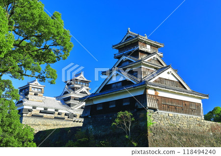 [熊本縣]晴天時的熊本城大大小小的天守閣和宇土砲台 118494240