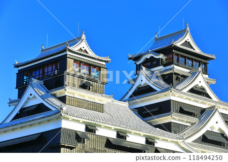 [熊本縣]晴天時的熊本城大小天守閣 118494250