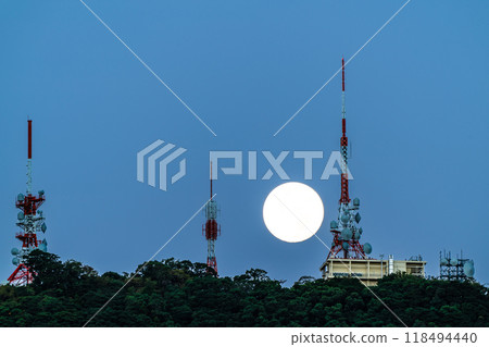 Mount Inasa Observatory and the harvest moon [Nagasaki City] 118494440