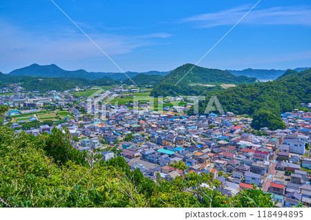 千葉縣京南町大黑山東南的城市和山脈景觀(胜山、天滿山等) 千葉縣京南町大黑山東南的城市和山脈景觀(胜山、天滿山等) 118494895