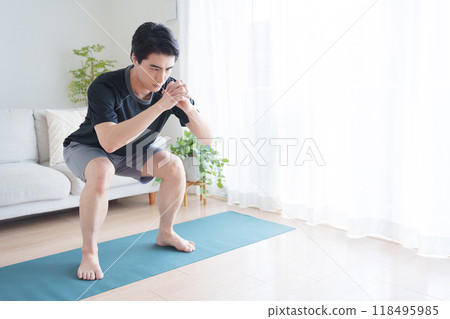 Men who squat 118495985