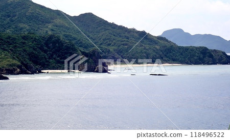 Aka Island seen from the sea of the Kerama Islands, Okinawa Prefecture 118496522