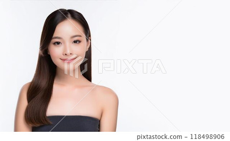 Beauty portrait of a young and beautiful woman 118498906